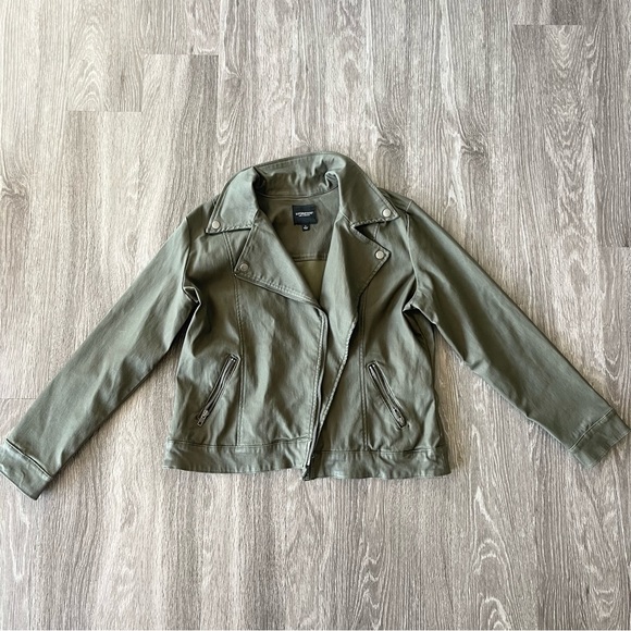 Liverpool Army Green Jacket - Picture 1 of 6